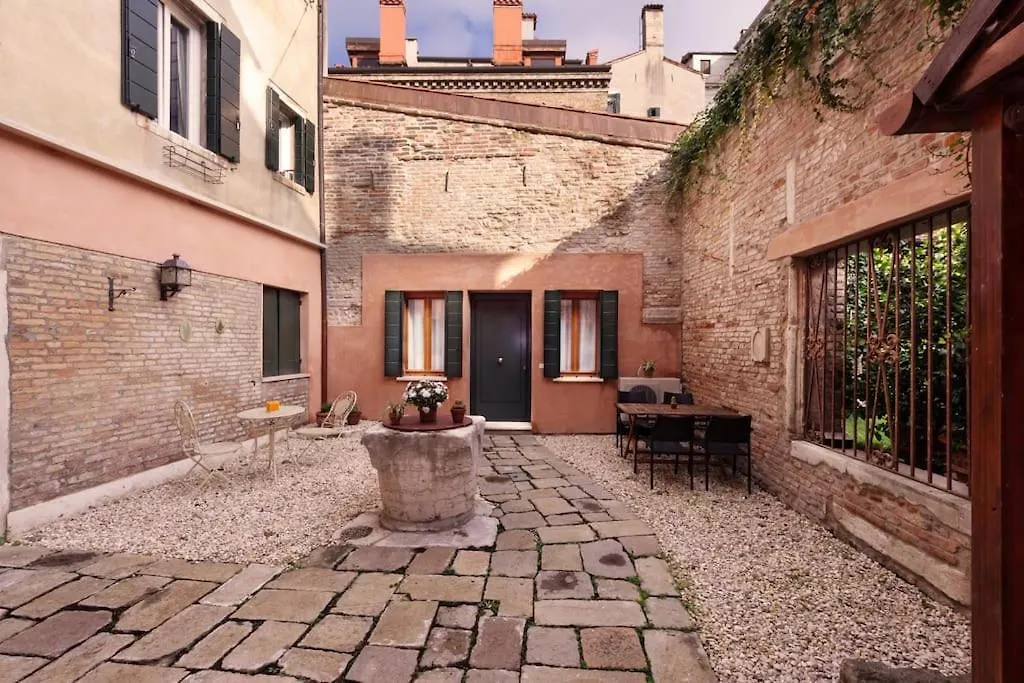 Huge Design Apartment With Private Garden Venice
